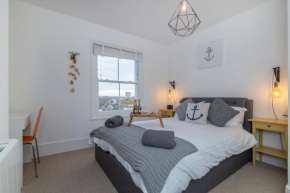 Отель Fort Crescent, Margate  Маргейт